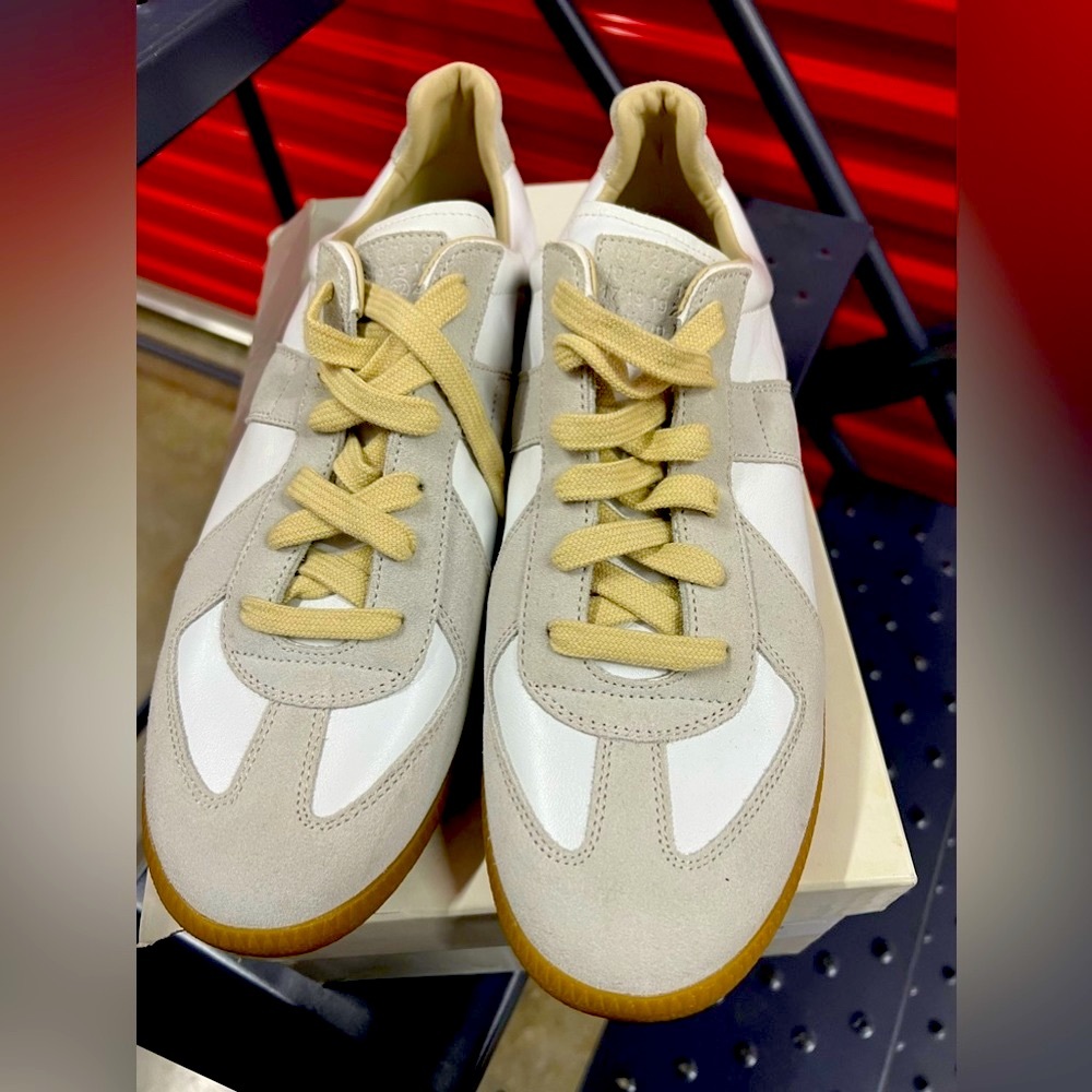 Never worn size 9.5 (43)